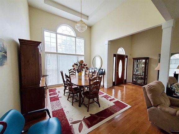 3rd image of 283 Cumberland Dr NE
