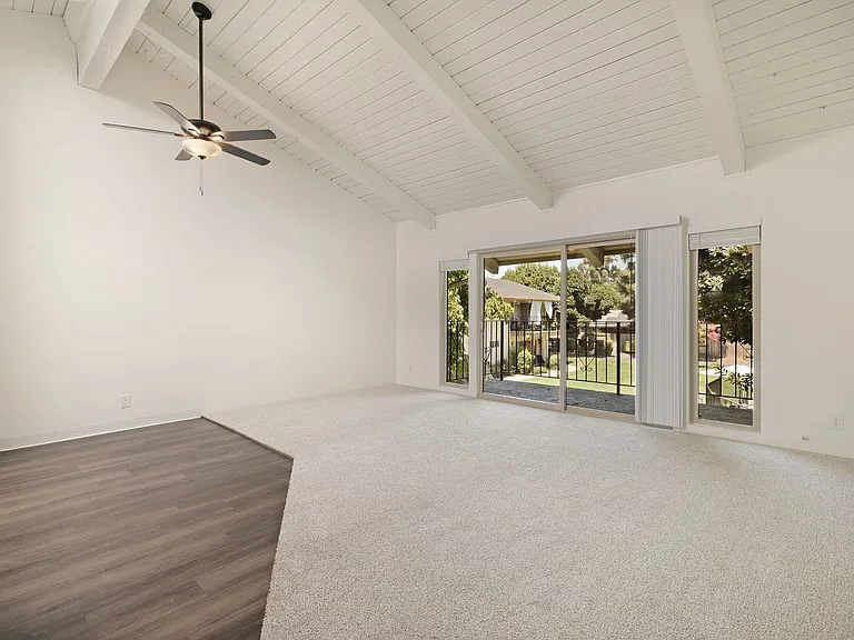 Villa Del Mar Apartments — Photo 43