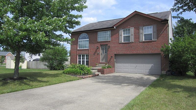 1st image of 3 Woodbury Ln