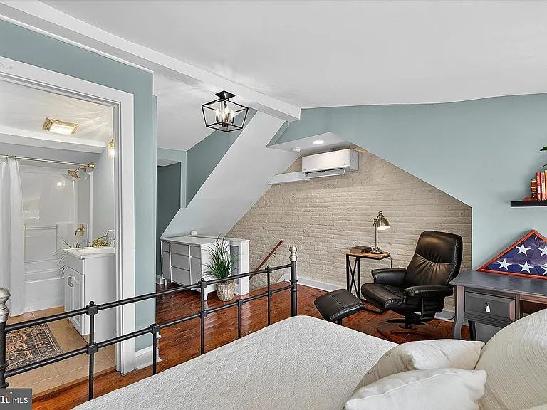 403 N Queen St — Photo 34
