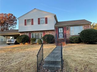 109 S Plains Dr, Petersburg, VA 23805
