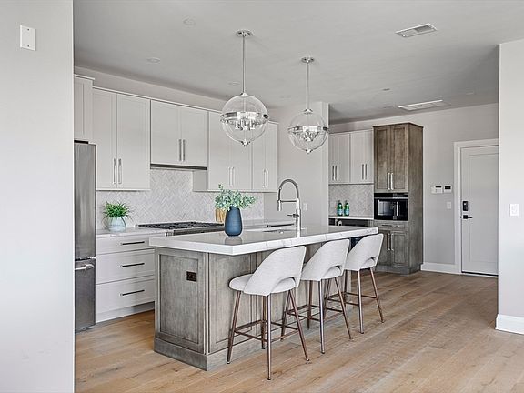 3rd image of 44 Ellery St #Penthouse 1