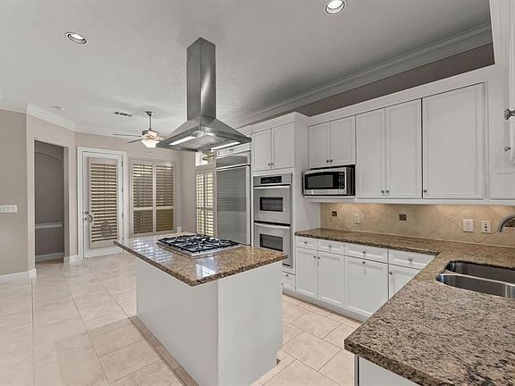 4th image of 1038 Memorial Village Dr