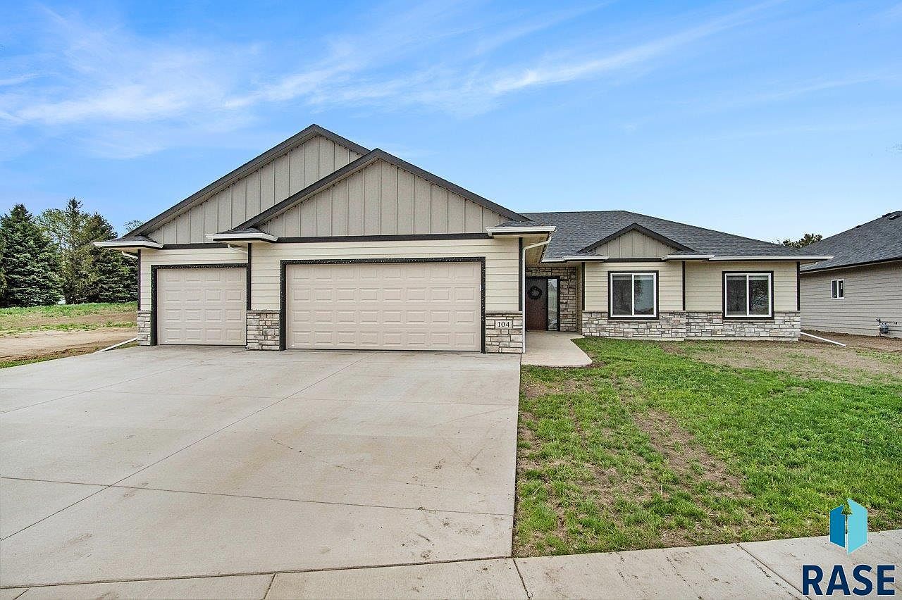 104 11th St, Crooks, SD 57020 Zillow