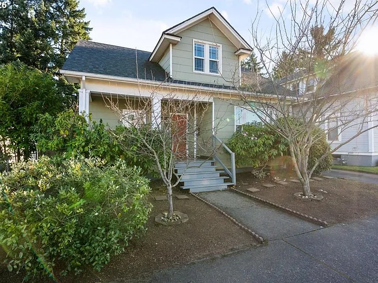 6059 NE Willow St — Photo 2