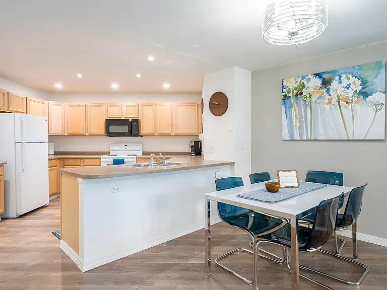 Dining Room/Kitchen