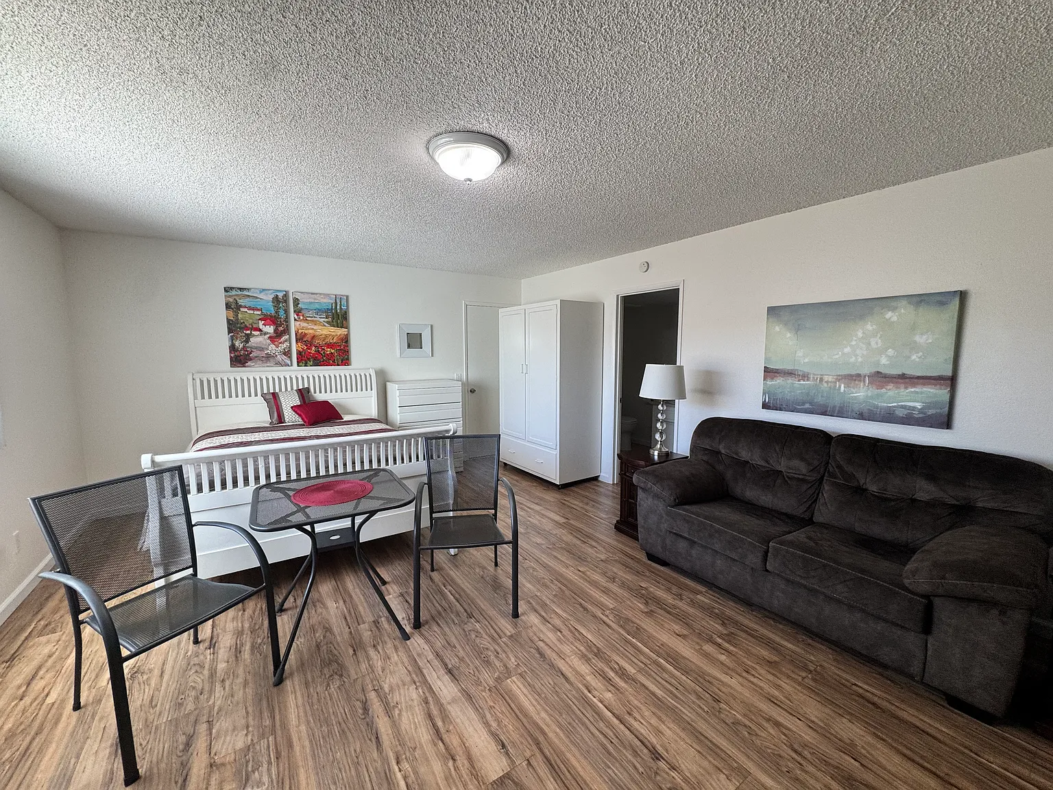 Studio, 600 sqft, $1,675 — Photo 1