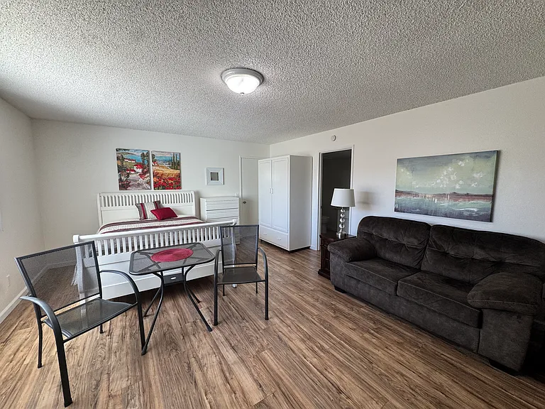 1637 Alrita St — Photo 6