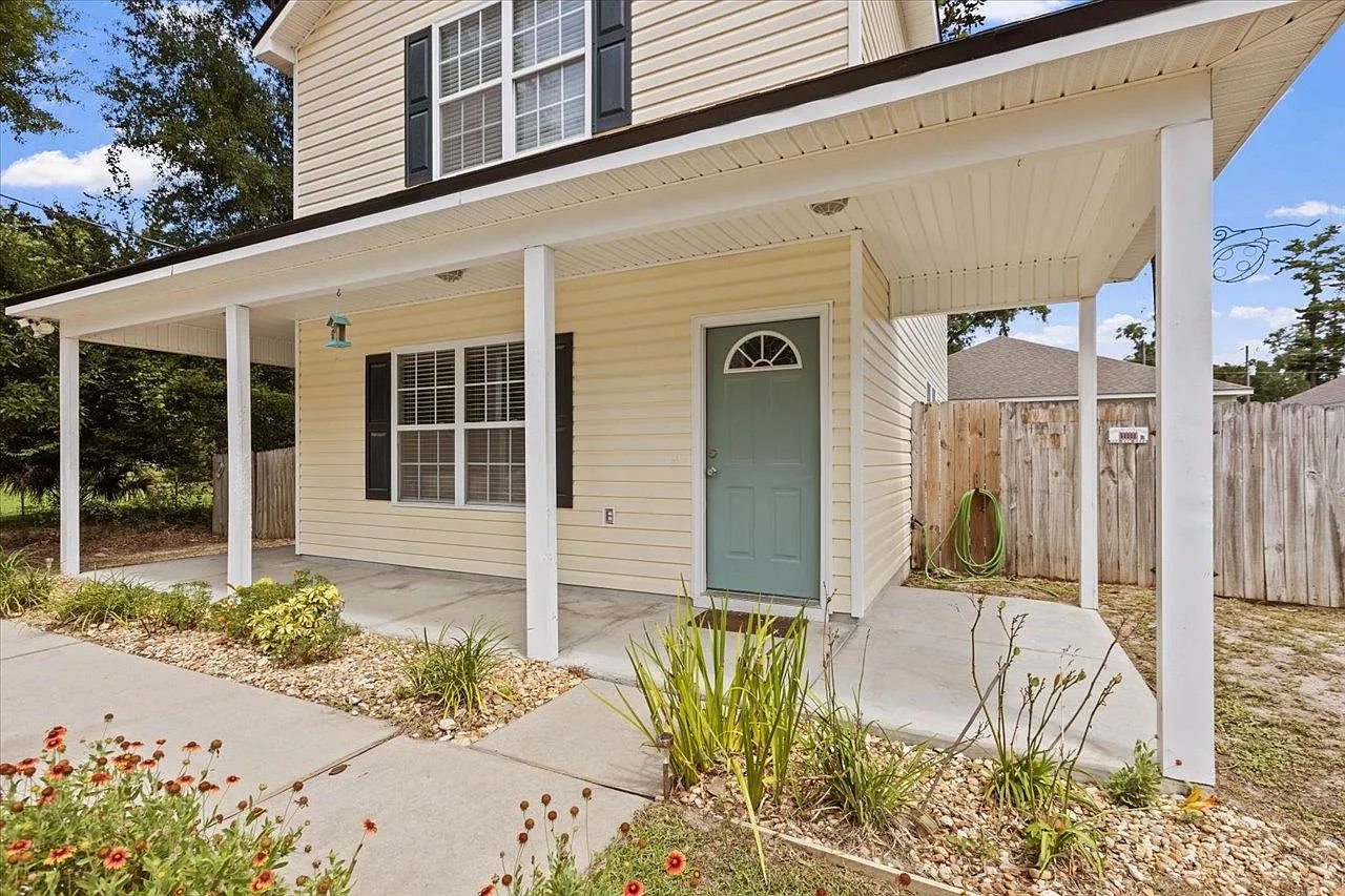 2 bed, 2.0 bath, 1200 sqft, $1,600 — Photo 3