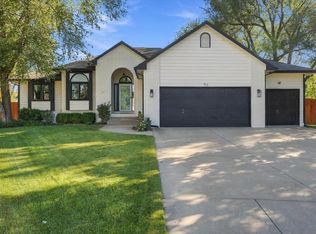 316 Pinecrest Pl, Andover, KS 67002