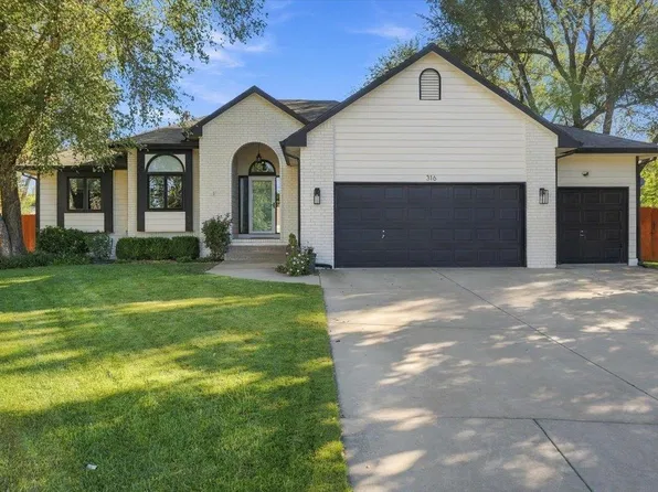 316 Pinecrest Pl, Andover, KS 67002