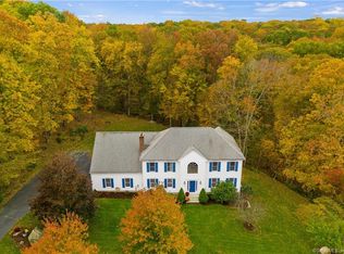 454 Willow Rd, Guilford, CT 06437