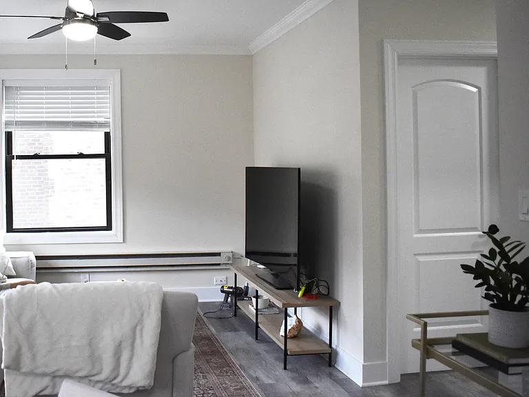 839 W Cornelia Ave #2N — Photo 4