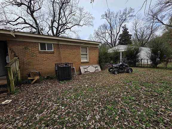 2nd image of 3162 Periwinkle St