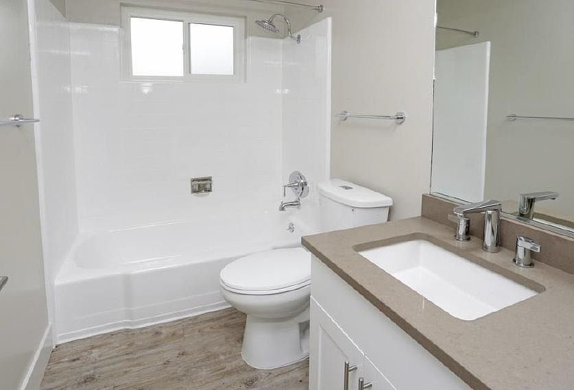 2nd image of 1855 Whitwood Ln APT 3