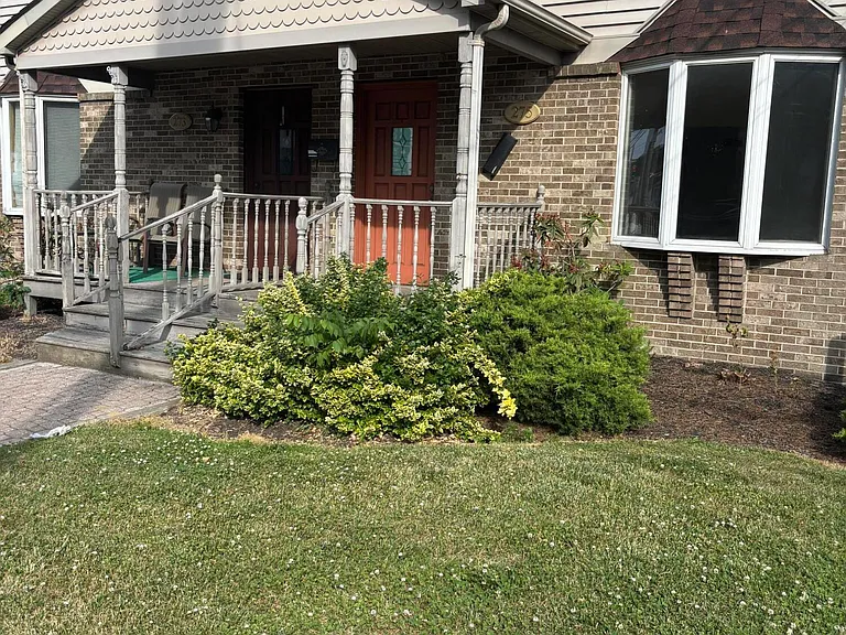 273-275 Main St — Photo 3