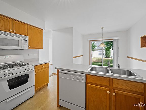 5th image of 275 Capitol Dr Unit A