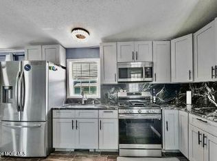 813 North St, Jackson, NJ 08527