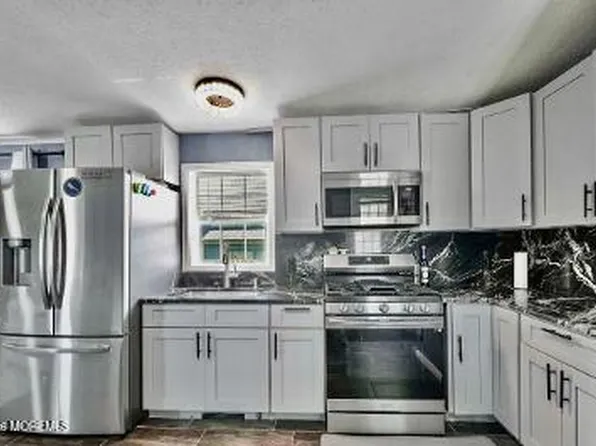 813 North Street, Jackson, NJ 08527