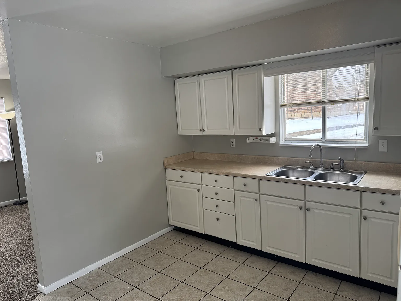 2 bed, $895 — Photo 2
