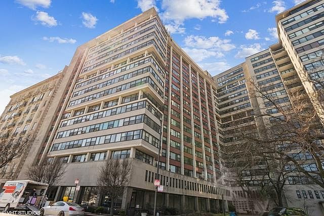 1st image of 3410 N Lake Shore Dr #3B