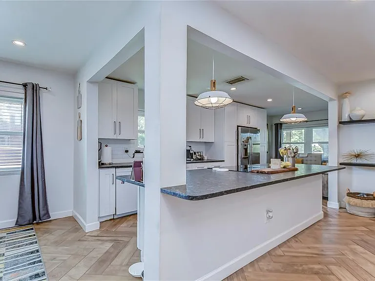 113 W Davis Blvd — Photo 4