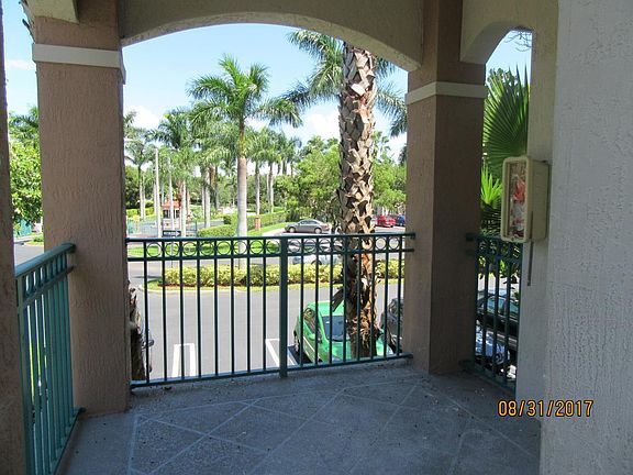 2nd image of 1300 SE 29th St Unit 206