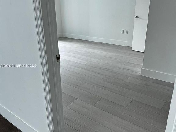 5th image of 500 Brickell Ave APT 1207