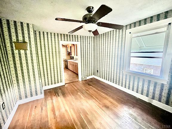 3rd image of 1732 Otey St