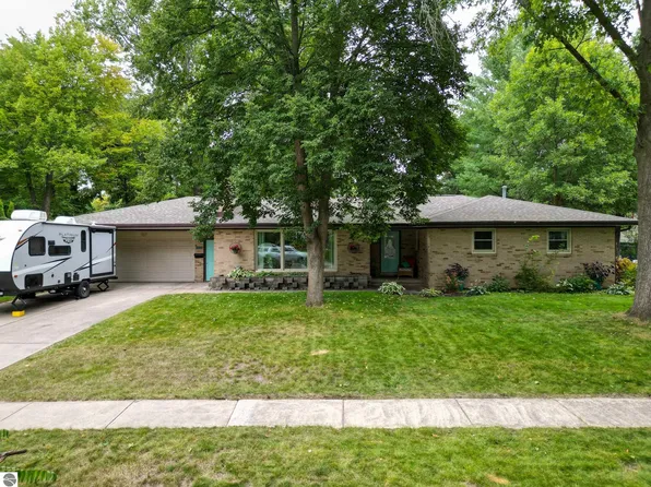 1107 Adams Dr, Midland, MI 48642