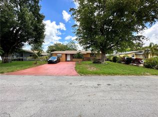 2631 Gulfstream Dr, Miramar, FL 33023