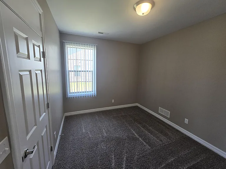 9145 Southdown Ln — Photo 15