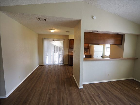 5th image of 9615 Point Vista Pl