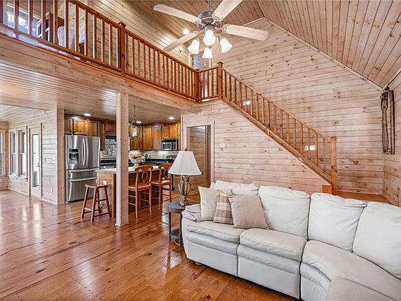 3rd image of 85 Post Oak Ln