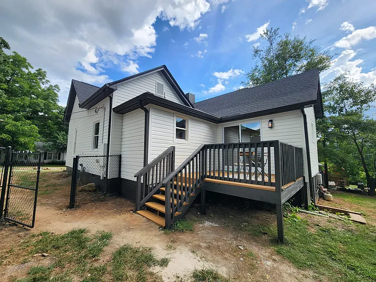1828 Maxton Ave — Photo 3