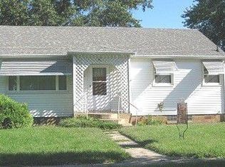 515 11th St, Manning, IA 51455