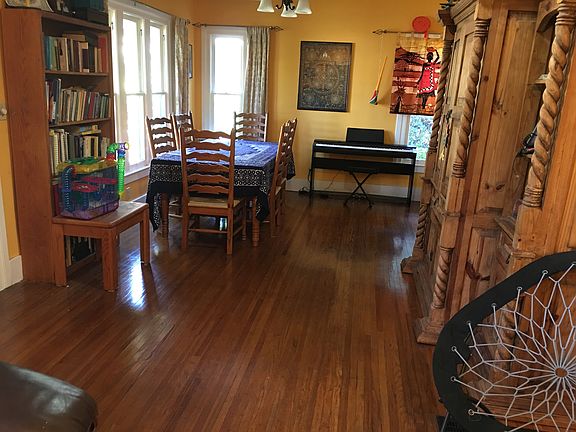4th image of 360 W 6th St #House