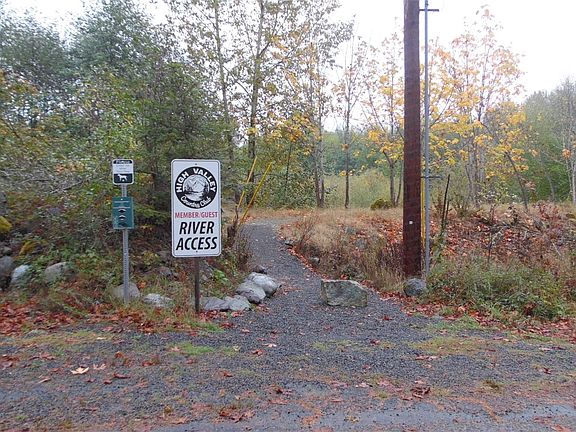5th image of 121 Holiday Lane