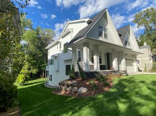 19370 Lake Ave, Deephaven, MN 55391