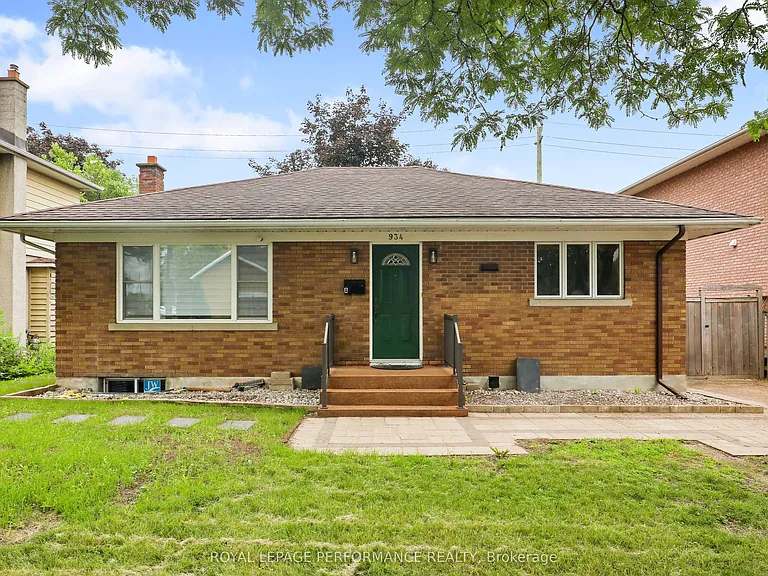 934 Smyth Rd #B — Photo 1