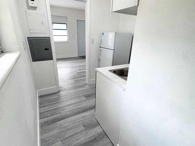 1030 Superior St #2 — Photo 8