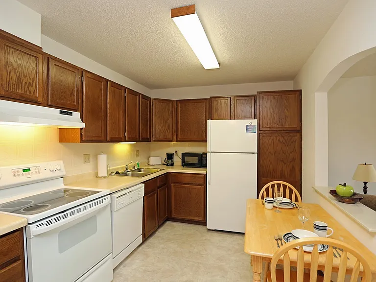 Island Place Apartments - On the River — Photo 25