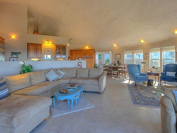 3rd image of 1010 Hanley Dr