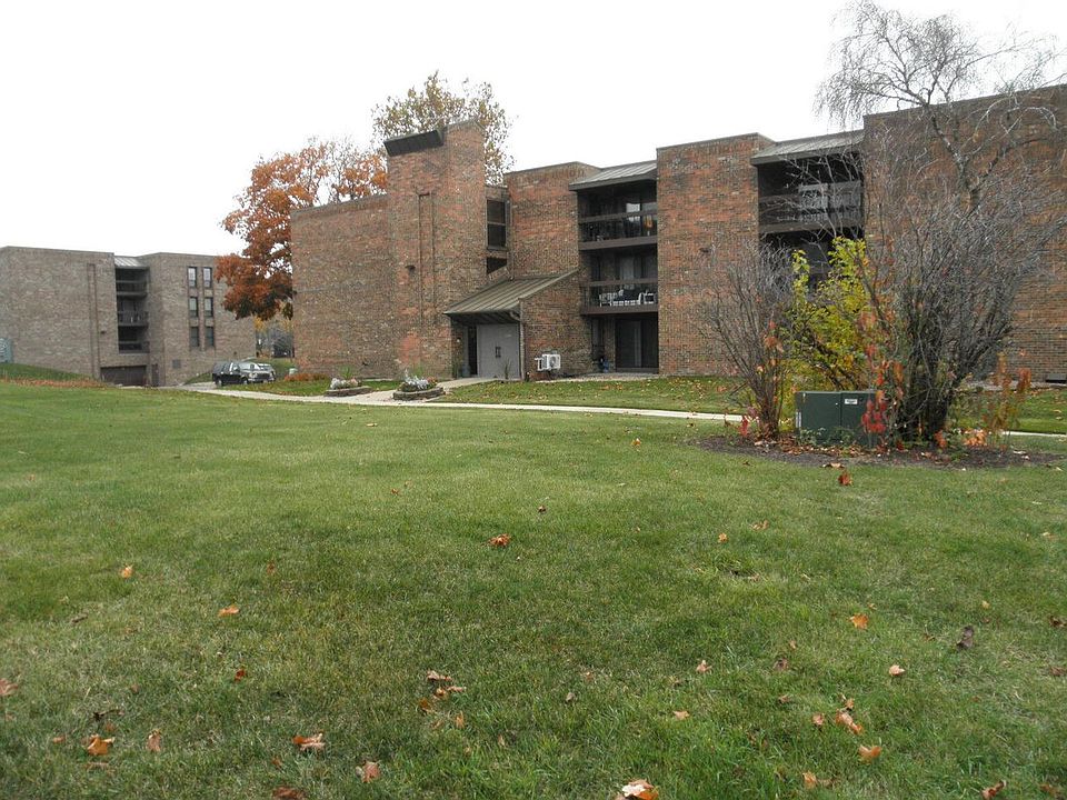 1st image of 9002 West Lisbon AVENUE #107