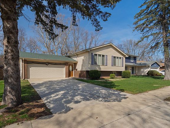 2nd image of 4242 Pinewood Ln