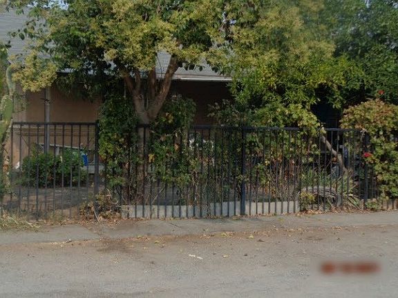 4th image of 105 4th St