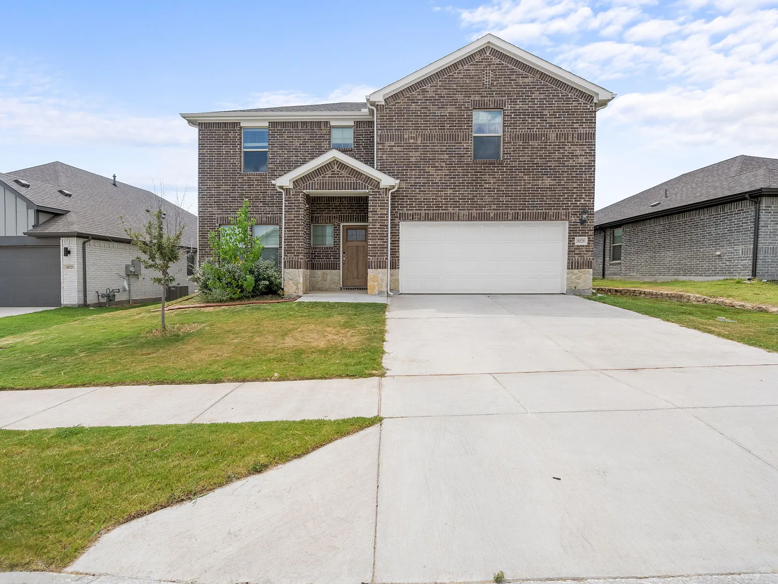 3 bed, 2442 sqft, $2,500 — Photo 3