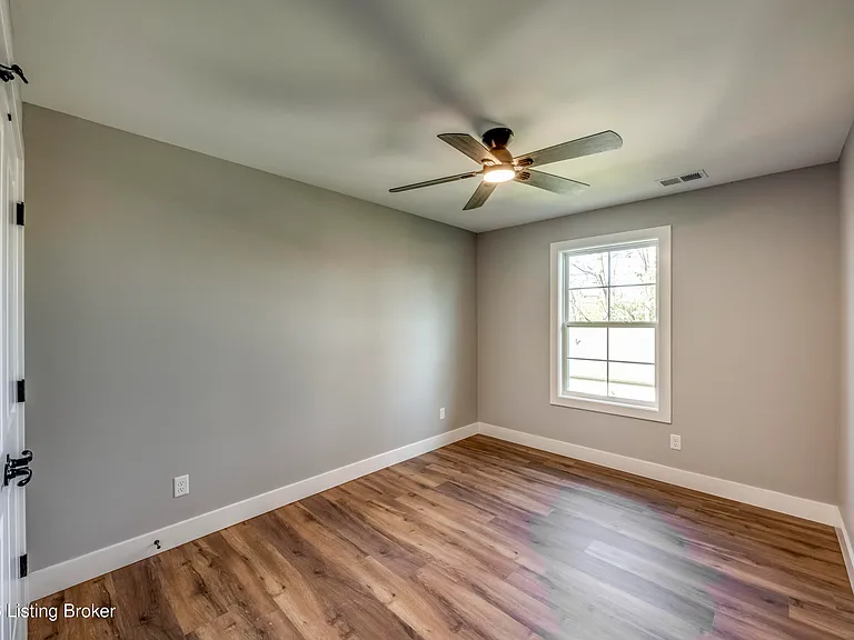 114 N Elm Grove Ave — Photo 36