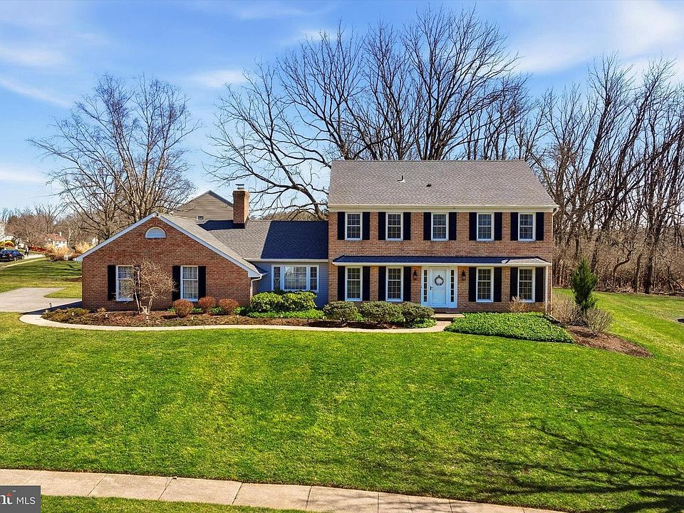 1st image of 290 Musket Ln