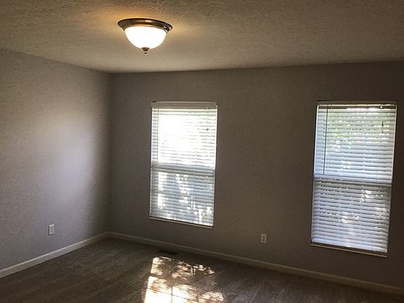 3rd image of 7682 Sycamore Woods Ln